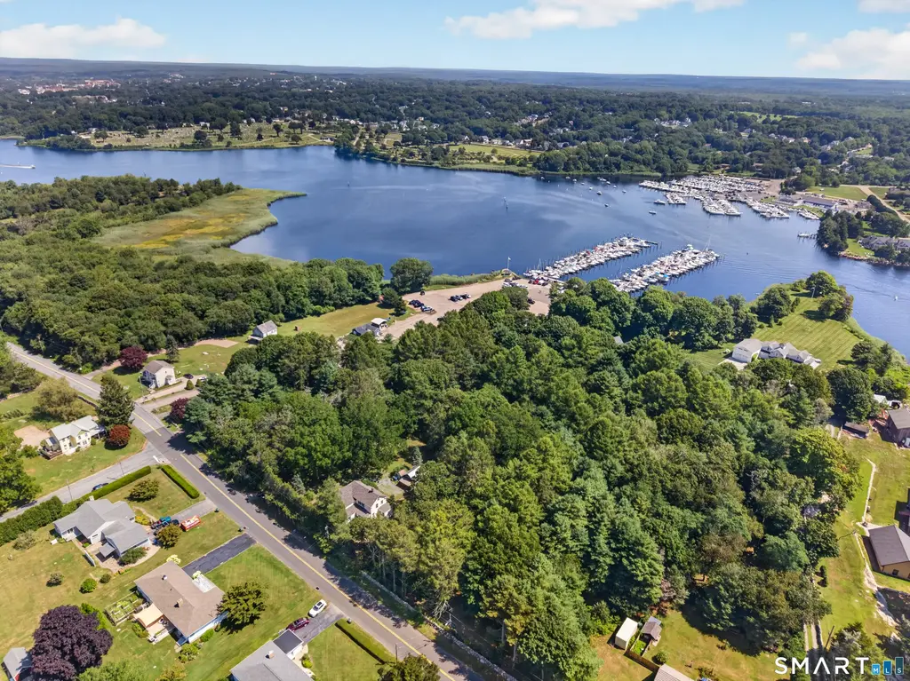 267 River Road, Stonington