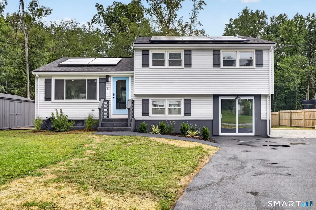 6 Village Drive, Ledyard