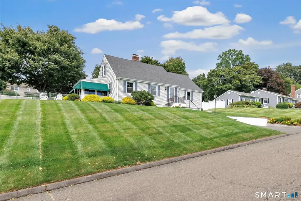 321 Bridgeview Place, Stratford