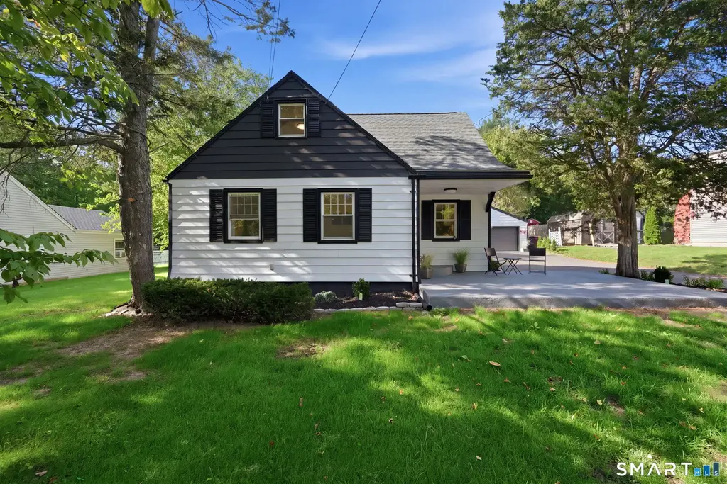 271 South Road, Farmington