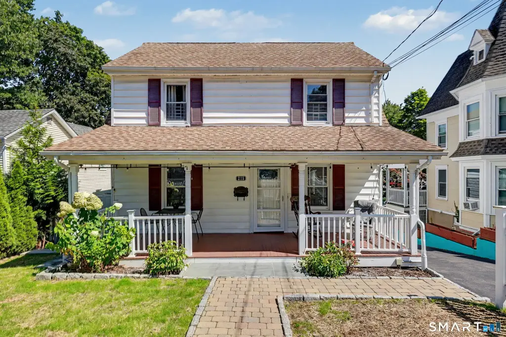 215 Knickerbocker Avenue, Stamford