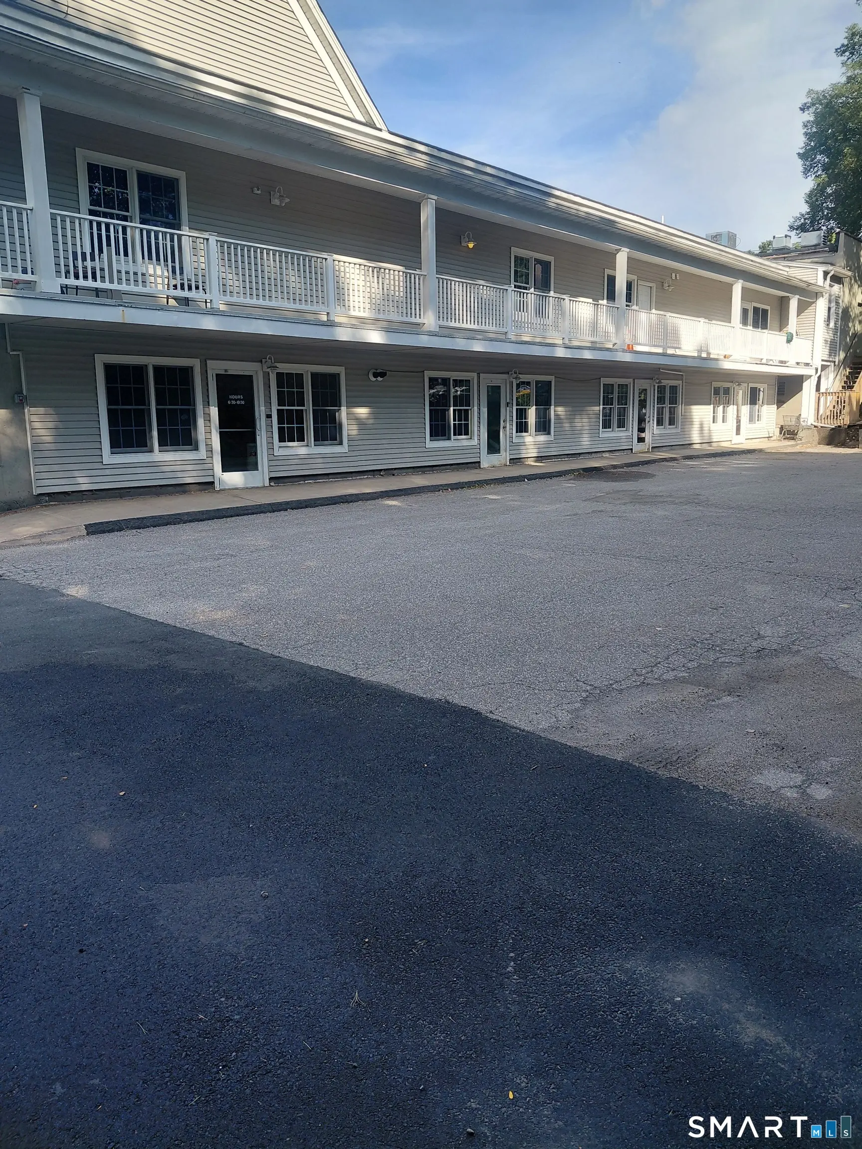 7 Village Green Drive A8, Litchfield