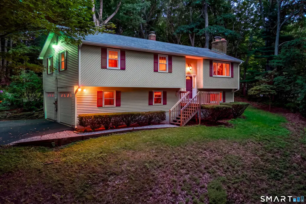 13 Anderson Road, Tolland