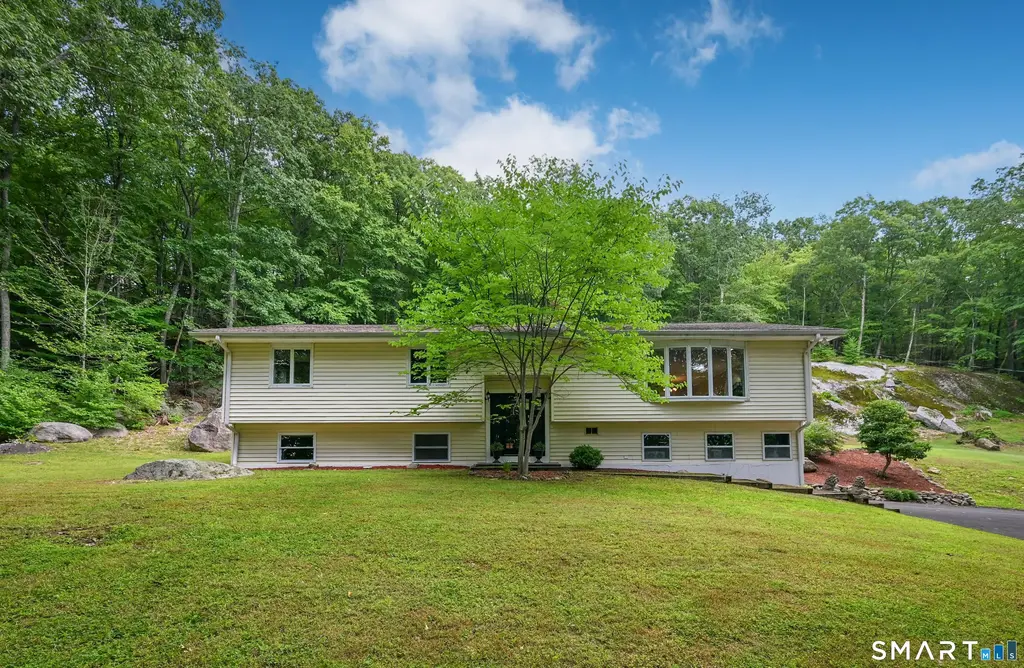 39 Bear Mountain Road, New Fairfield