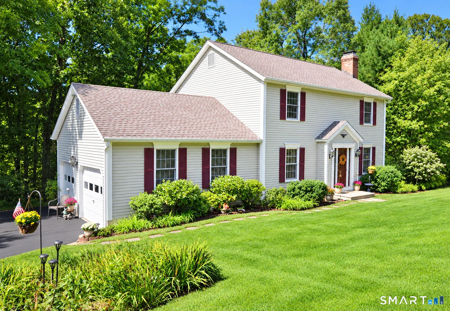 14 Heather Court, New Milford