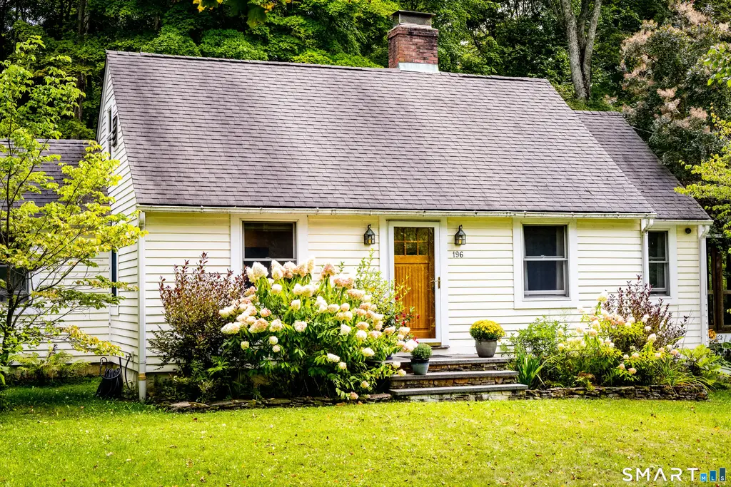 196 Mudge Pond Road, Sharon