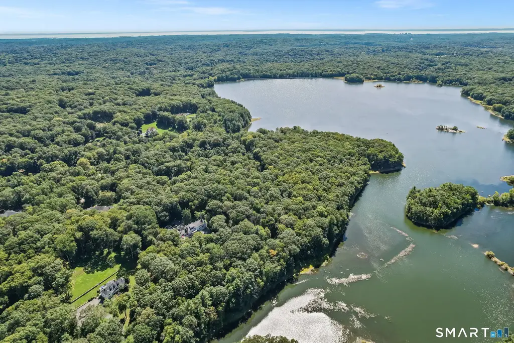 2141 Ponus Ridge, New Canaan