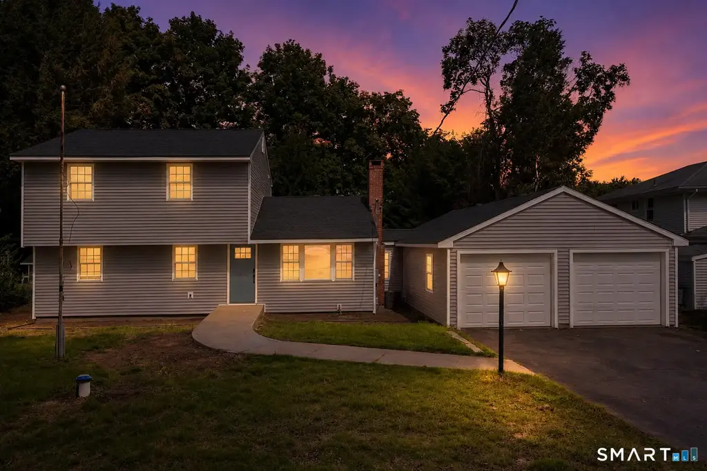 26 George Washington Turnpike, Burlington