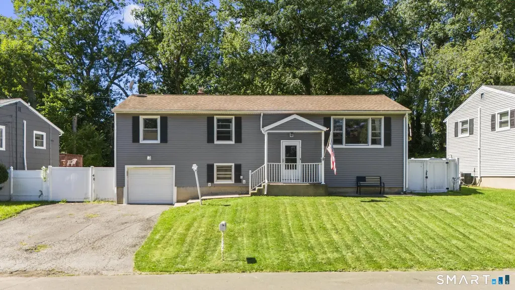 150 Hilltop Lane, West Haven