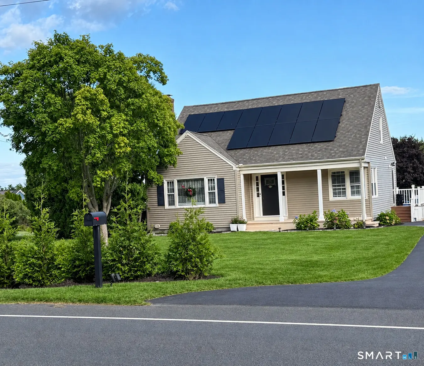 80 East Street South, Suffield