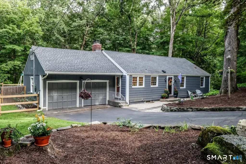 20 Rockhouse Road, Wilton