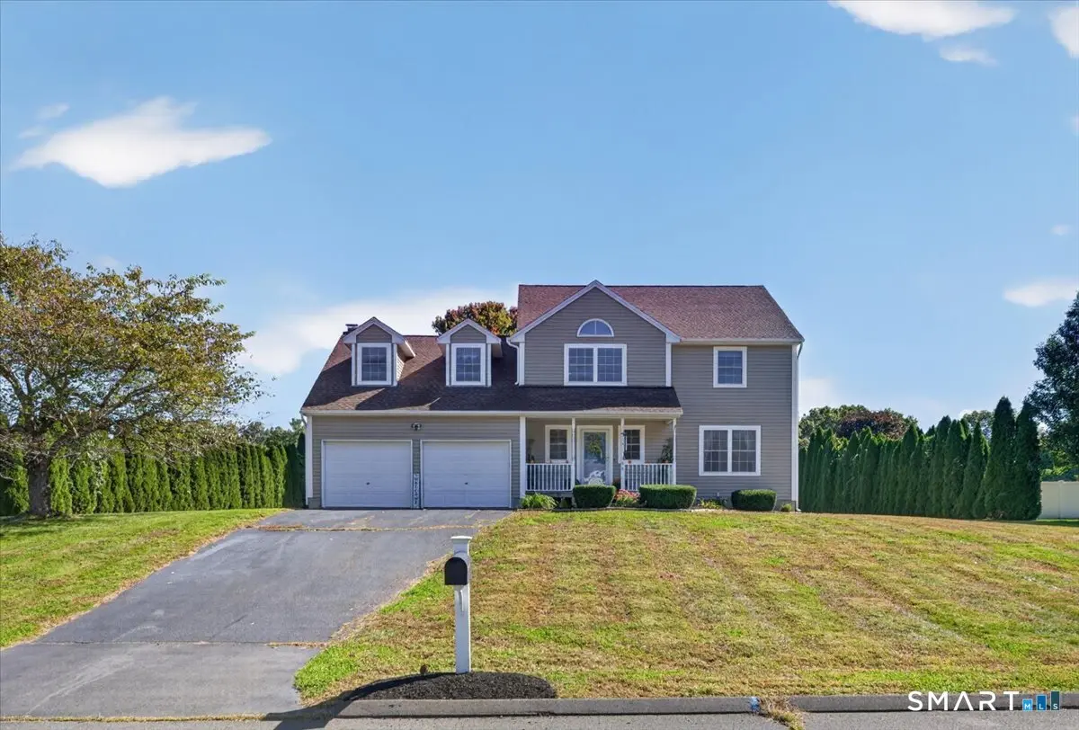 98 Broadleaf Circle, Suffield