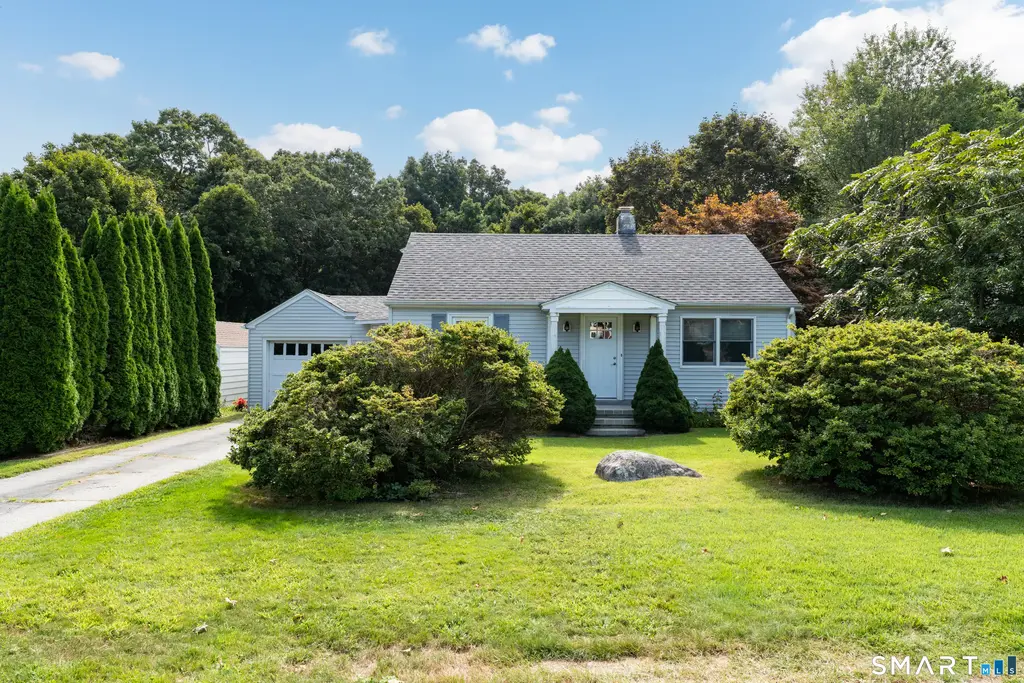 37 Wayne Road, Groton