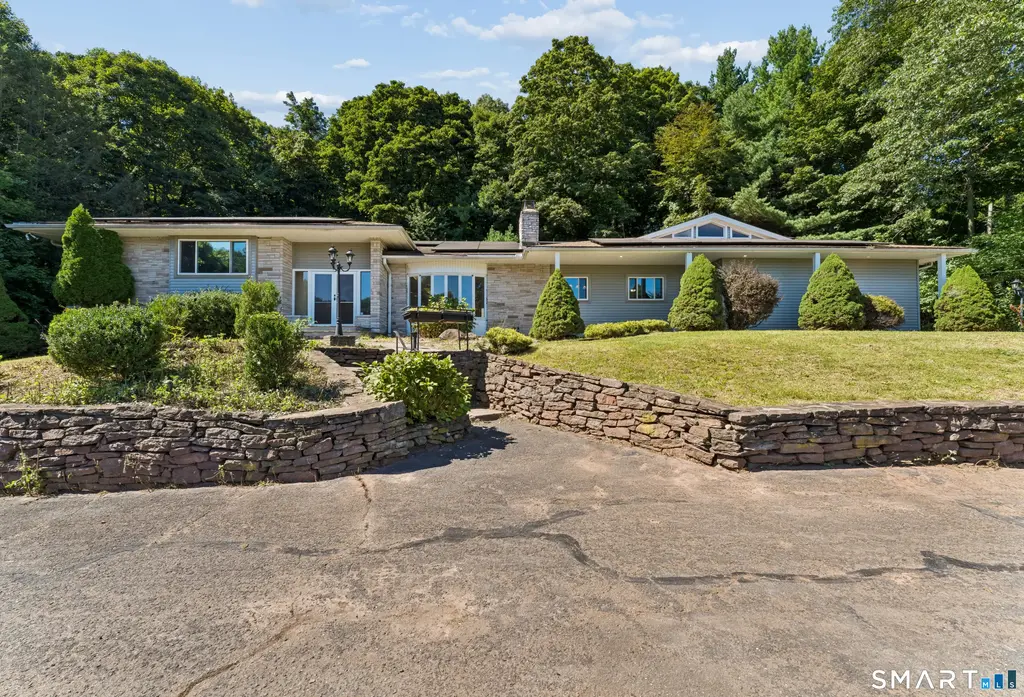 265 Brownstone Ridge, Meriden