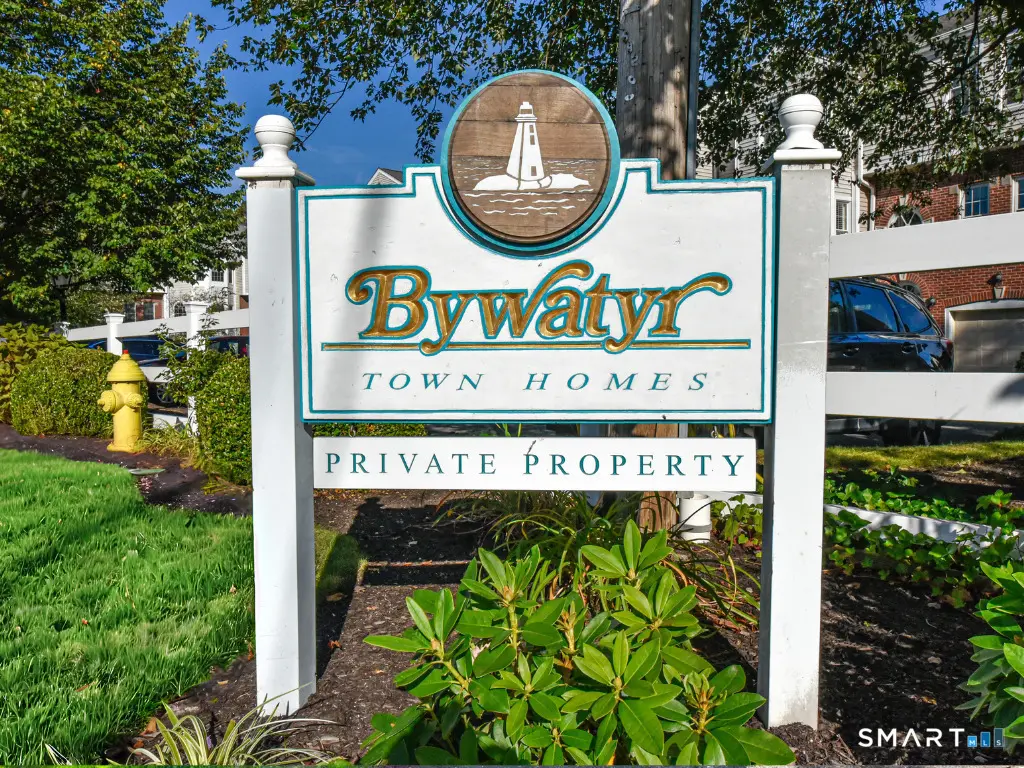 80 Bywater Lane 80, Bridgeport