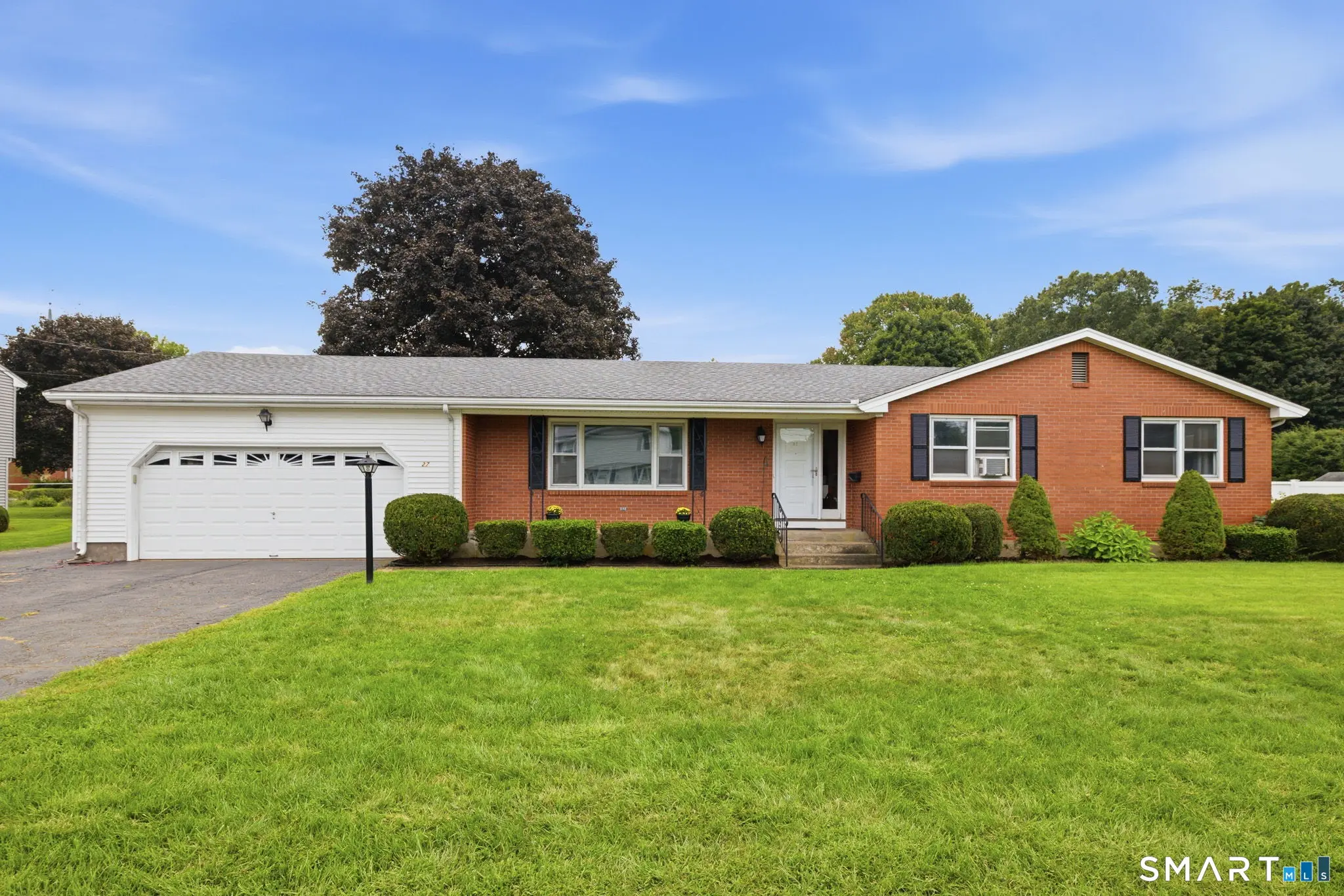 27 Rival Court, East Hartford