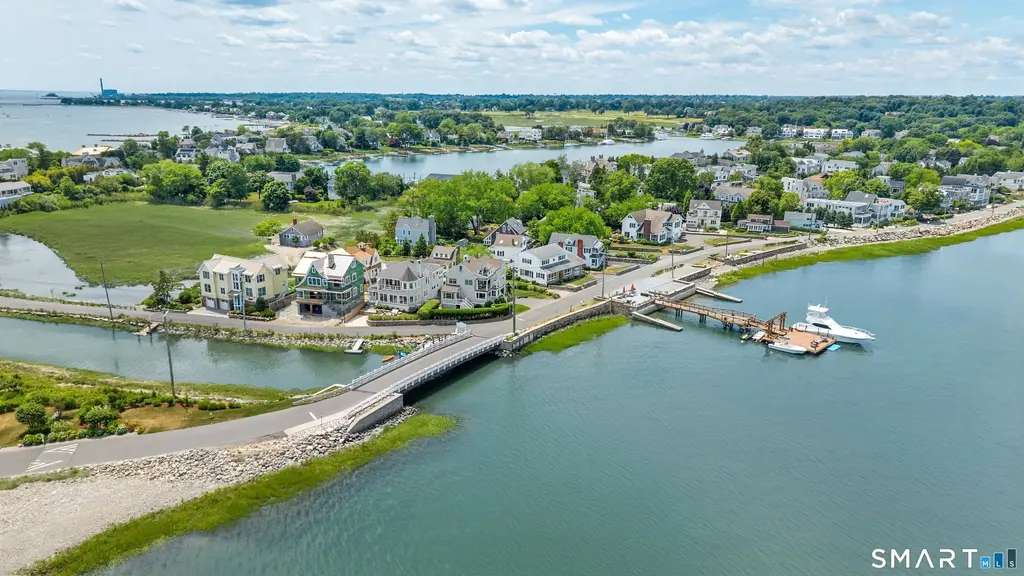 6 Canal Road, Westport