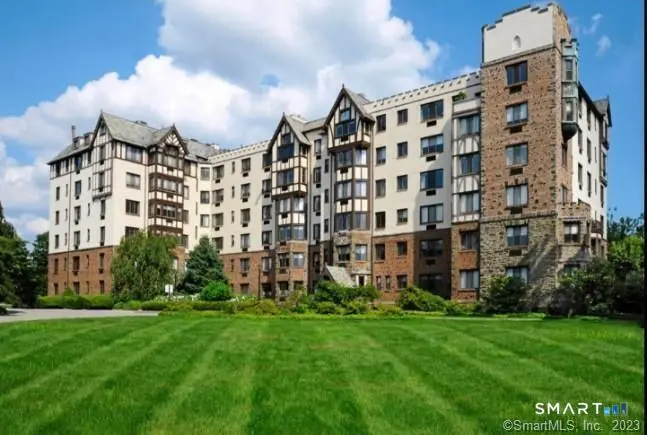 47 Lafayette Place 2g, Greenwich