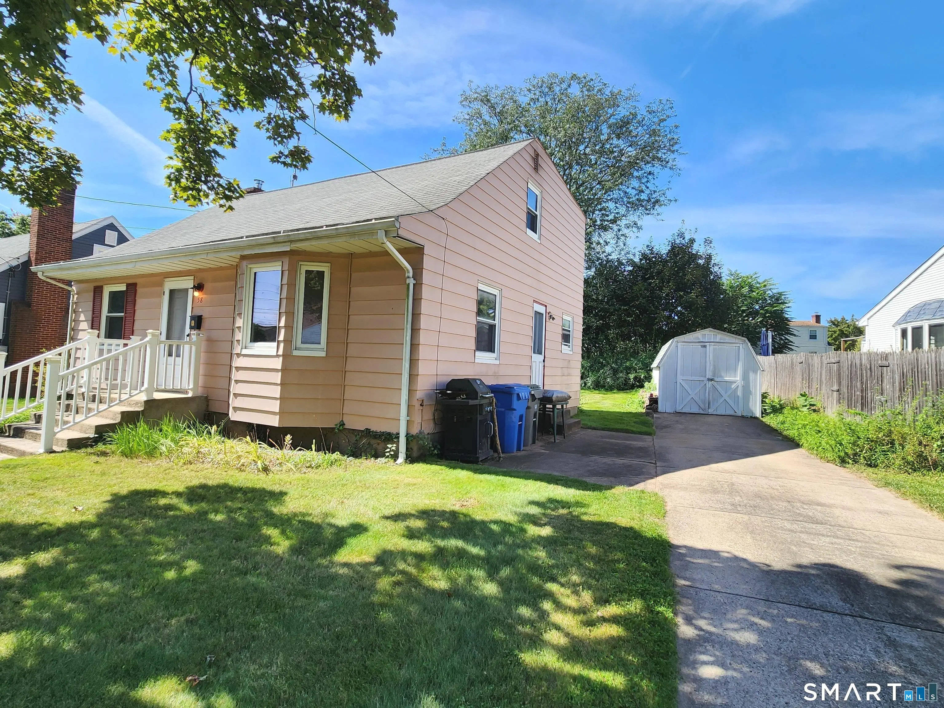 58 Crestwood Drive, Manchester