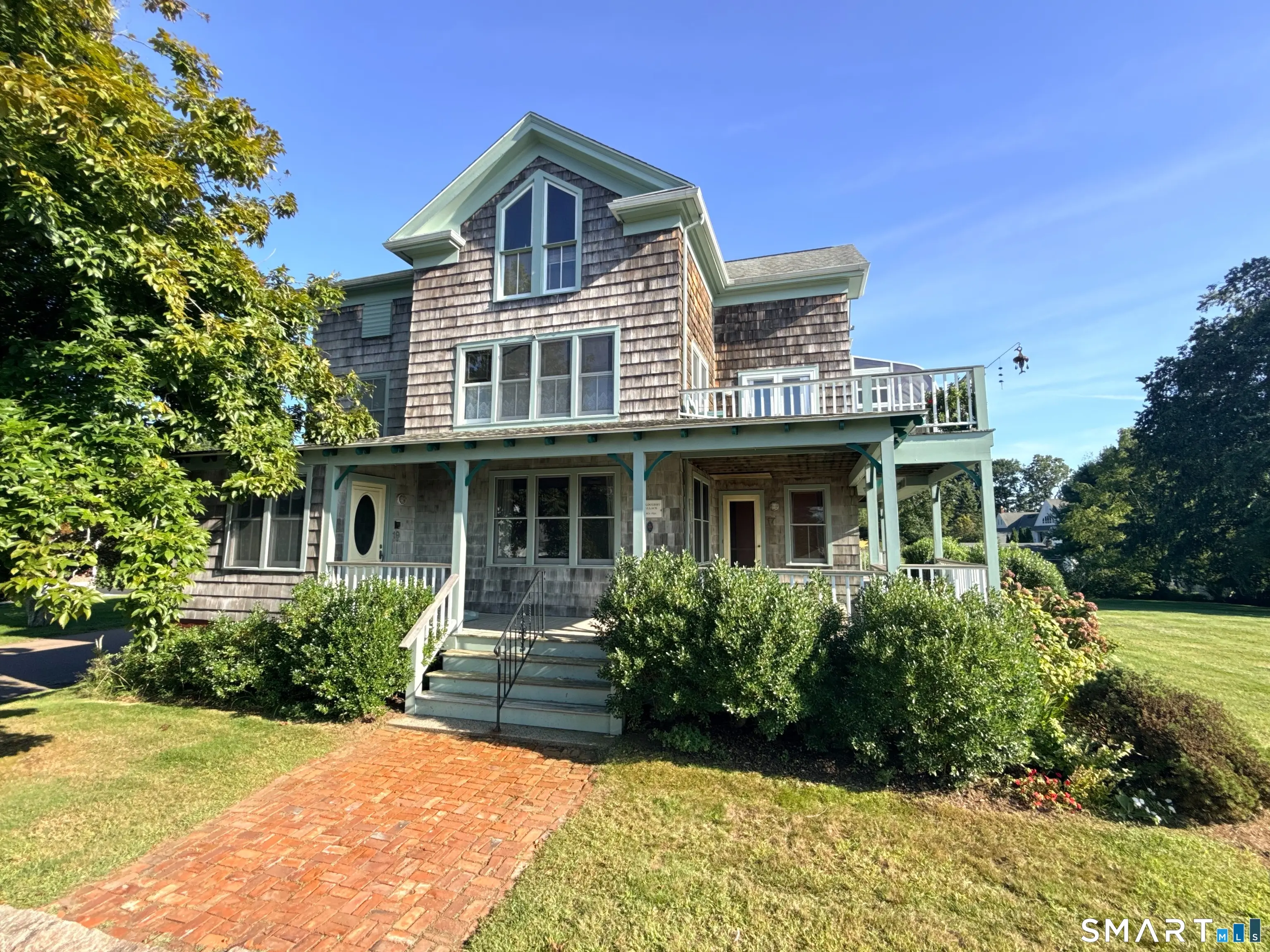 17-19 Wallace Road, Branford