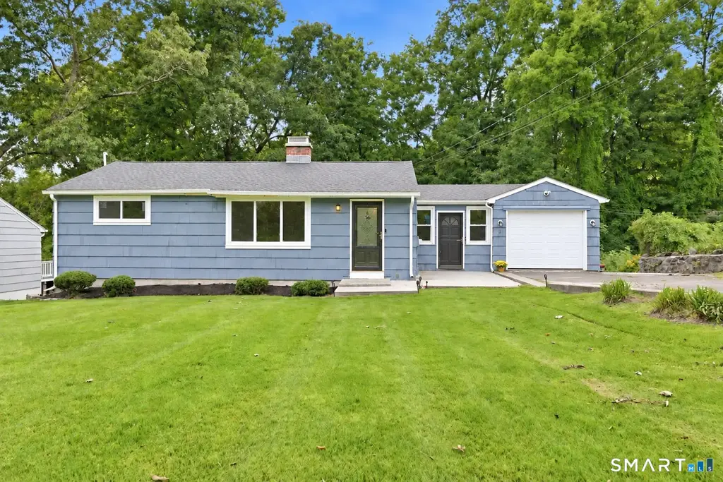 149 Lakeside Boulevard East, Waterbury