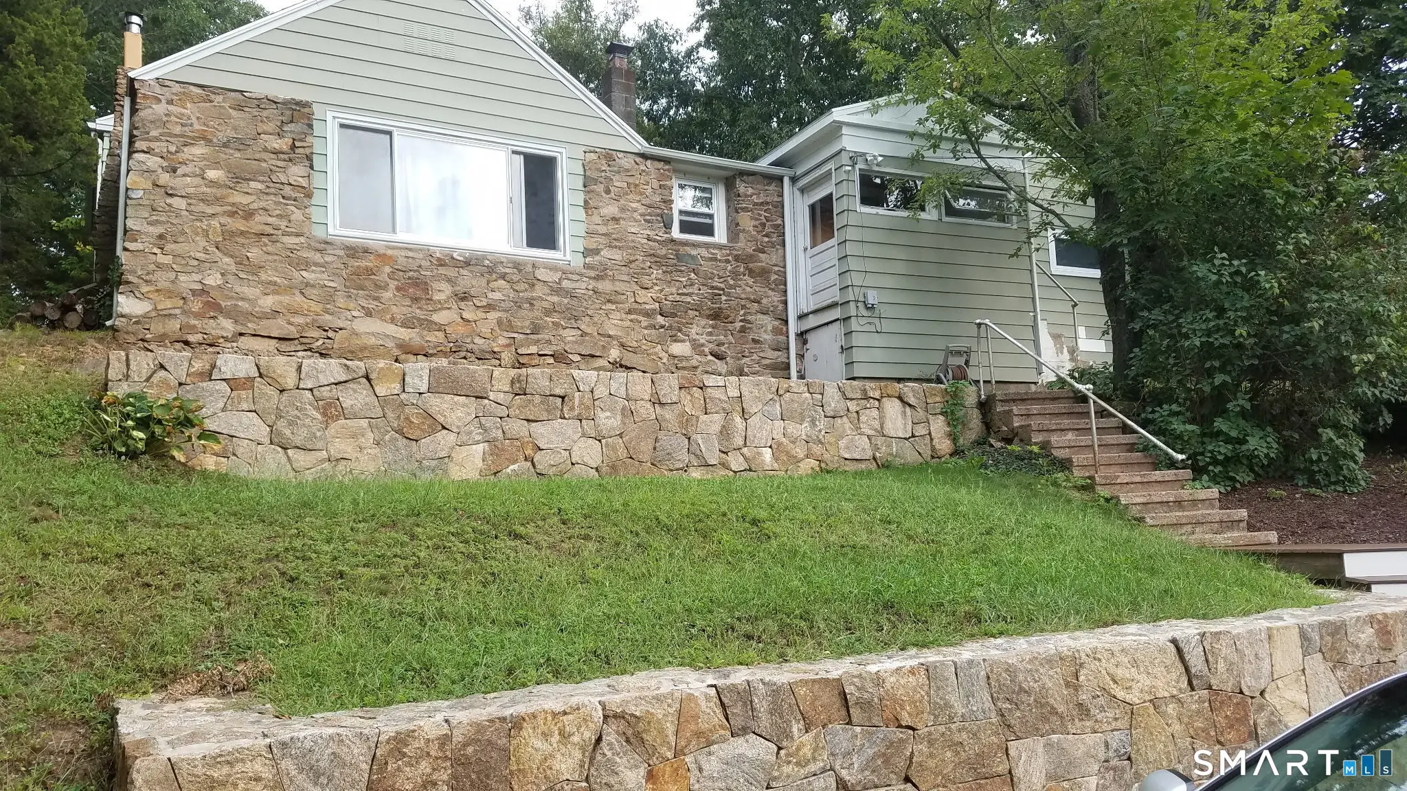 5 Hill Street, Branford