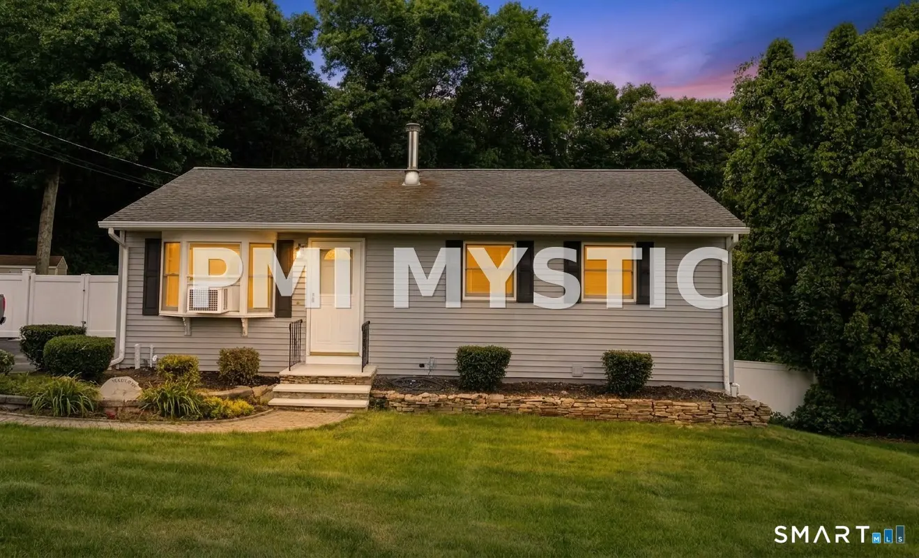90 Nantucket Drive, Groton
