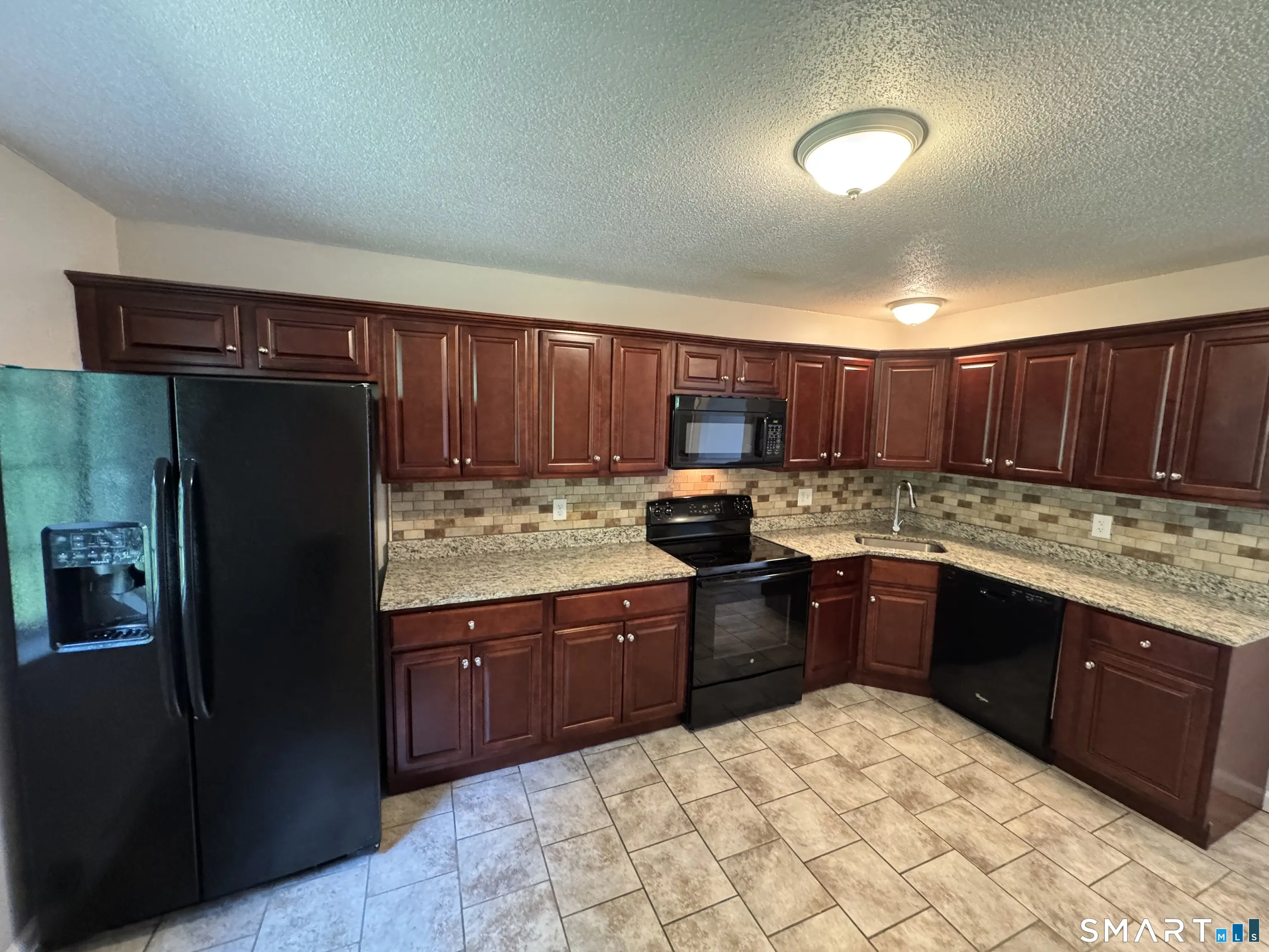 515 Scott Road 46, Waterbury