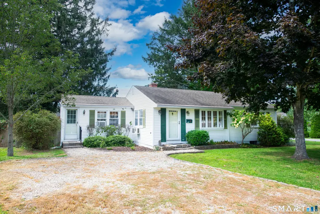 47 Maple Avenue, Old Saybrook