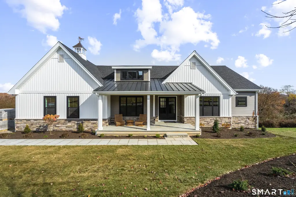 24 Twin Valley Road, East Lyme