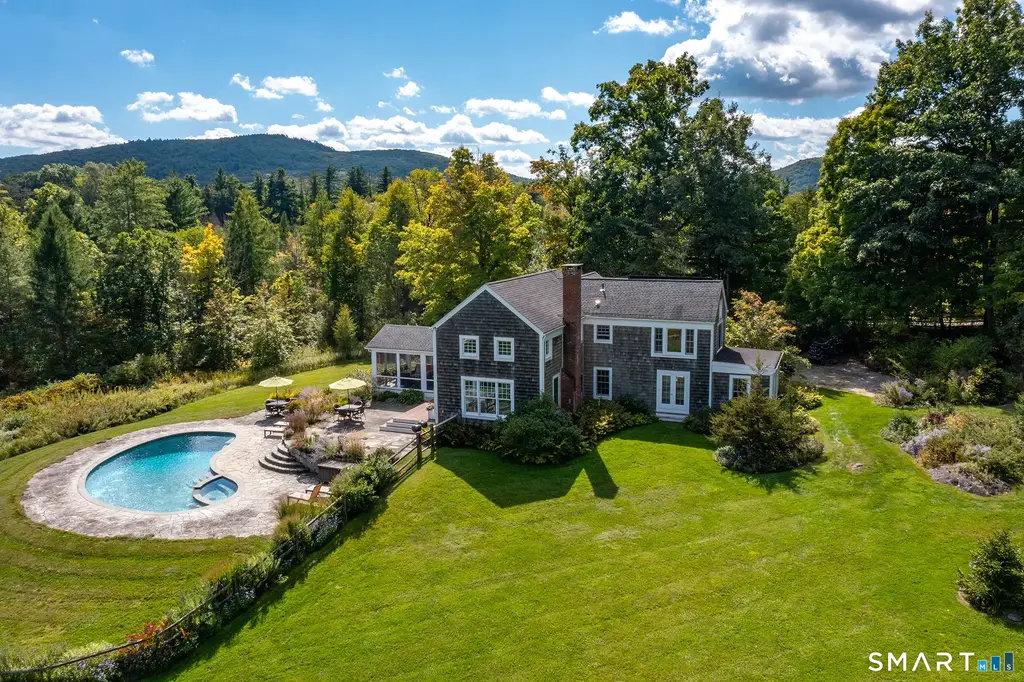12 Red Rock Road, Sharon