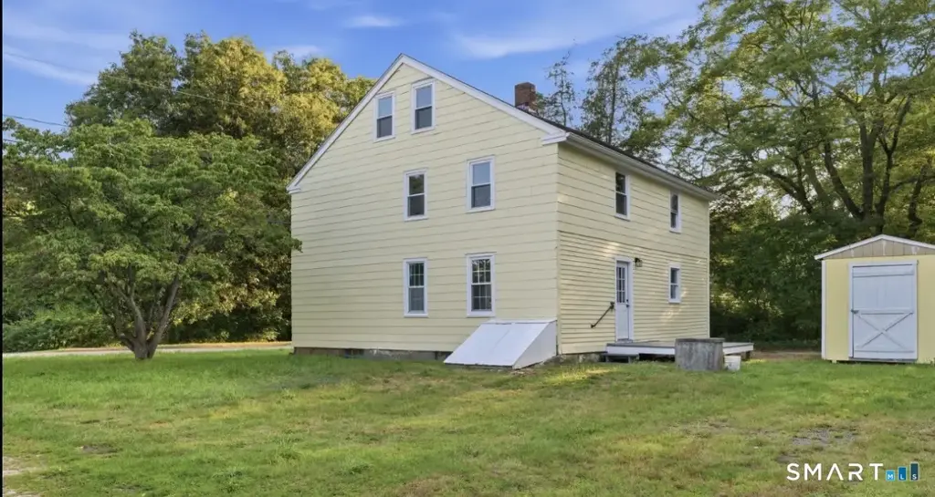 121 Clarks Falls Road, North Stonington