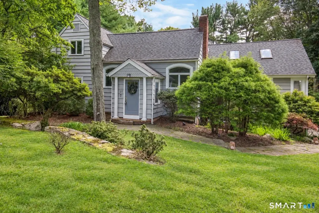 27 Rayfield Road, Westport