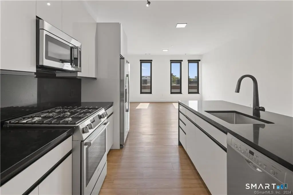 78 Unquowa Place 207, Fairfield
