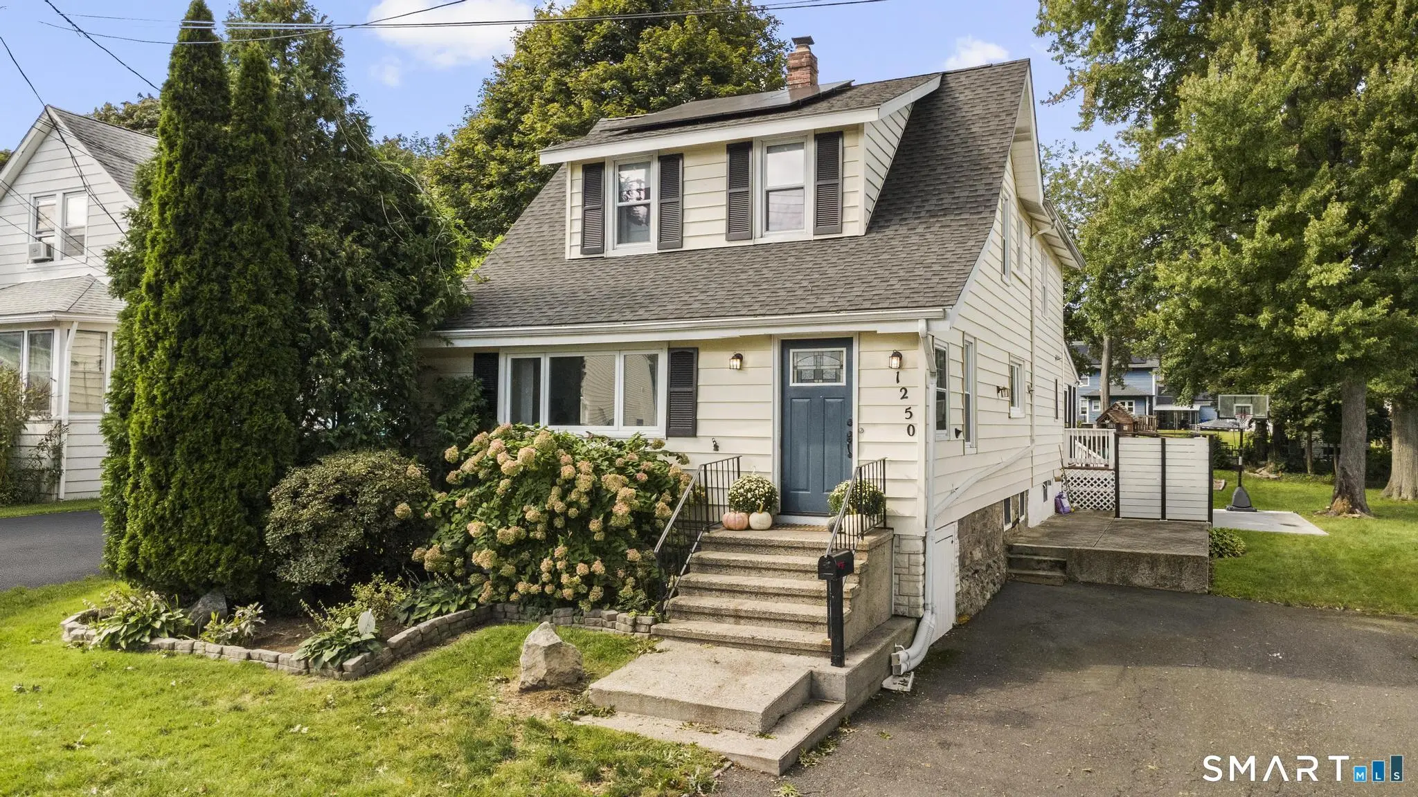 1250 Hillside Avenue, Stratford