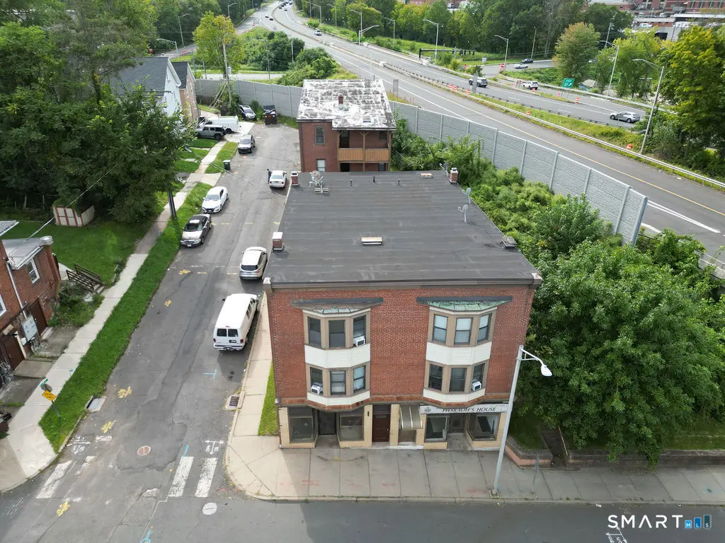 61 East Main Street, Middletown