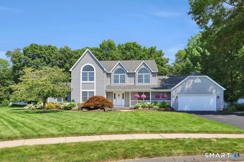 56 Foxcroft Court, Southington
