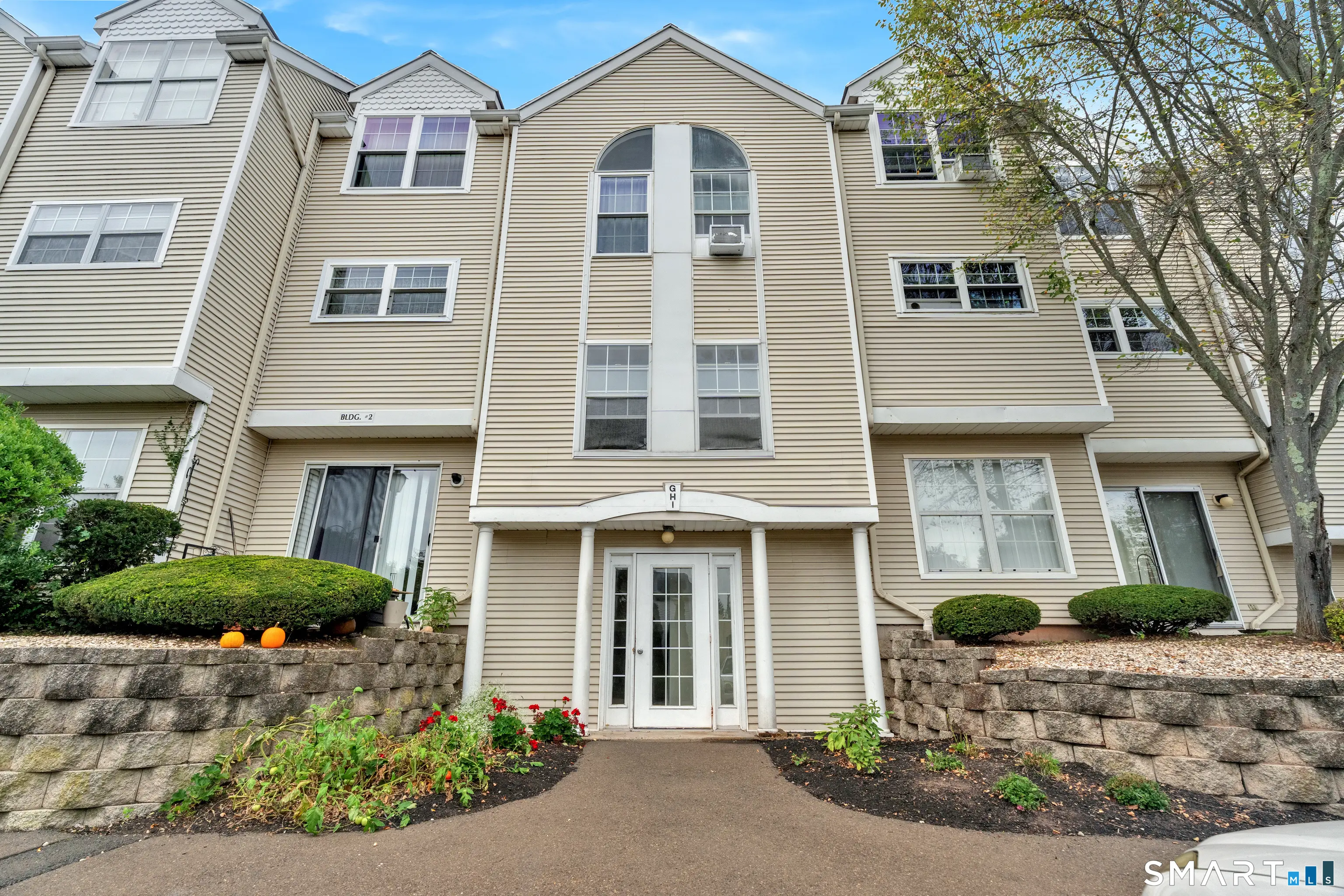2390 State Street 2i, Hamden
