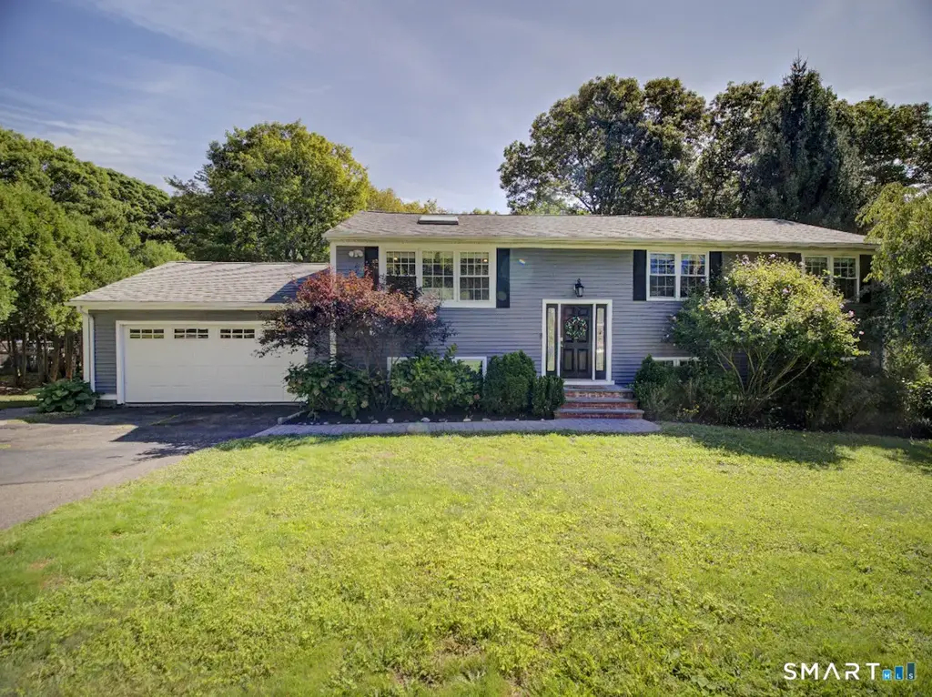81 Old Coach Highway, Hamden
