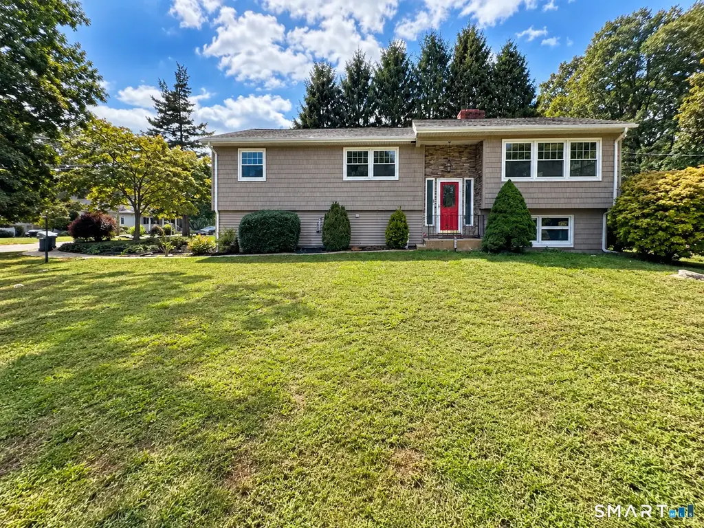 18 Overlook Road, Ledyard