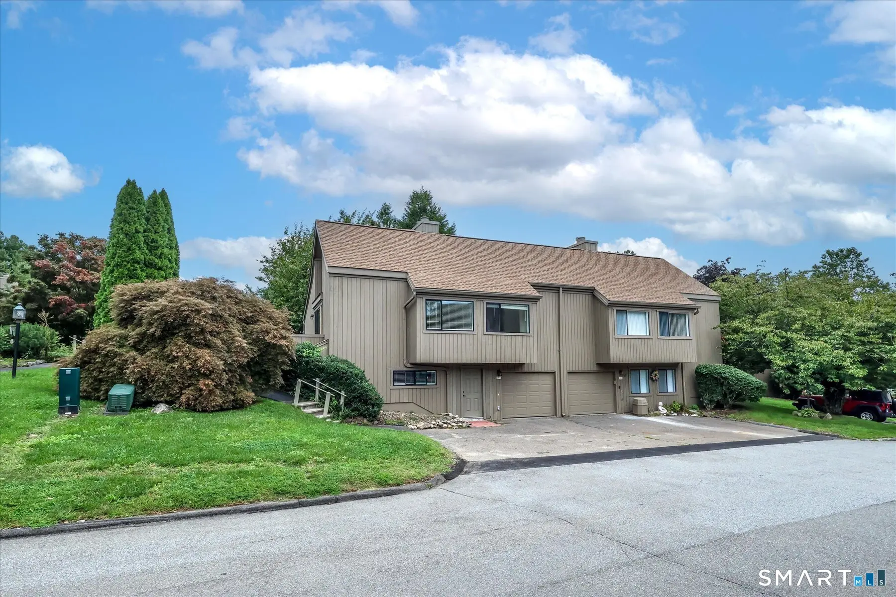 476 Commanche Lane A, Stratford