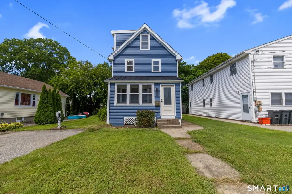 94 Elderkin Avenue, Groton
