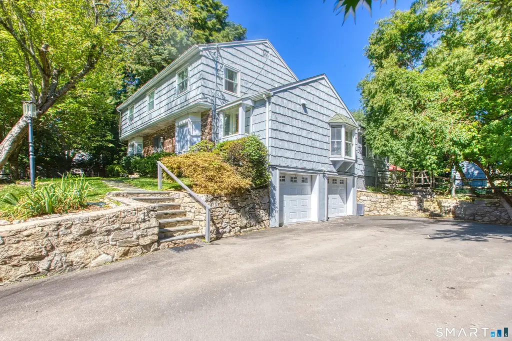 34 Regency Drive, Norwalk