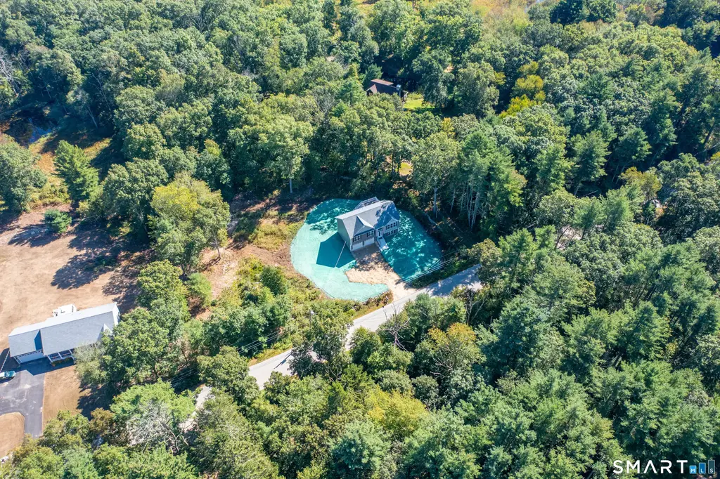 874 Brook Road, Hampton