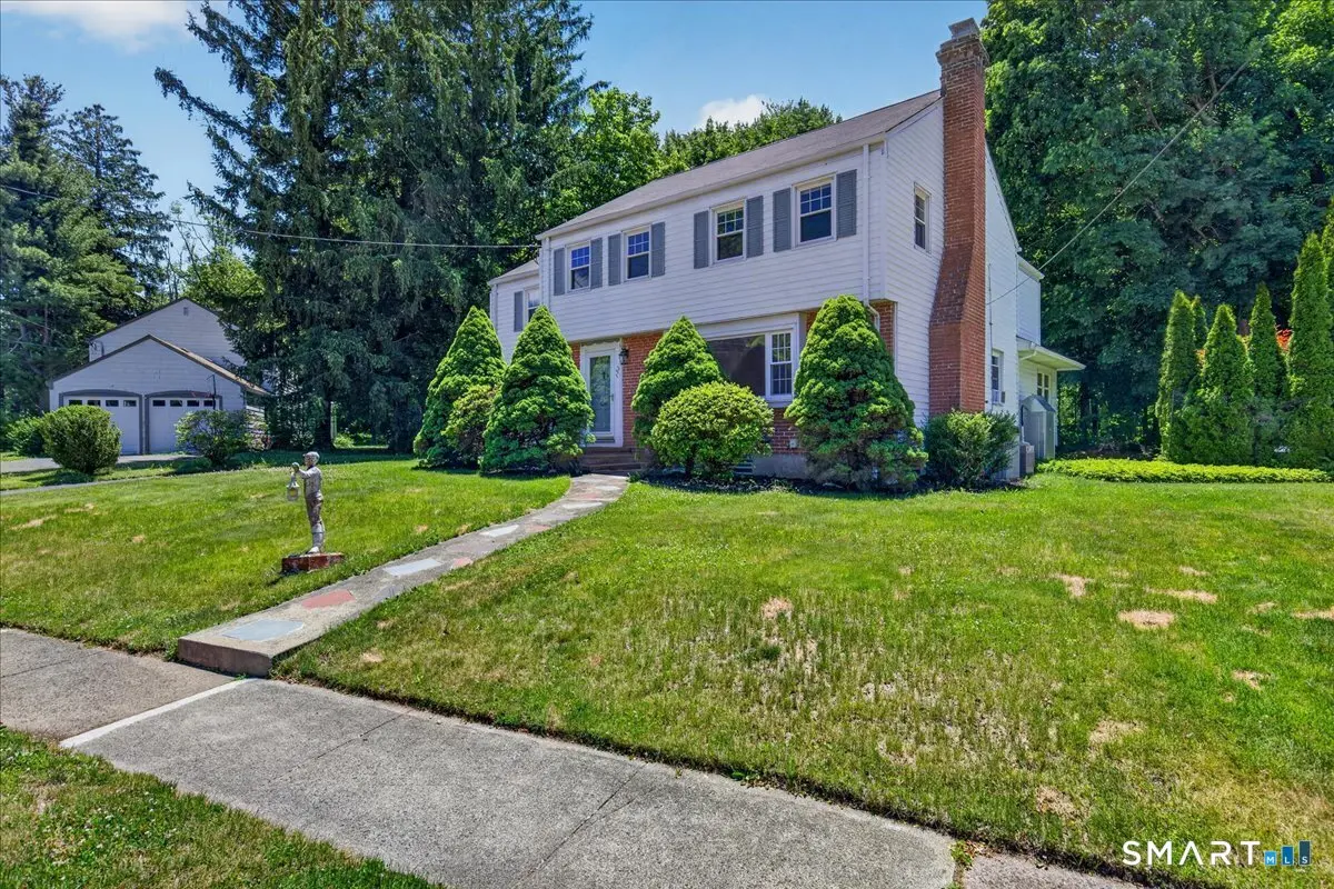 193 Dessa Drive, Hamden