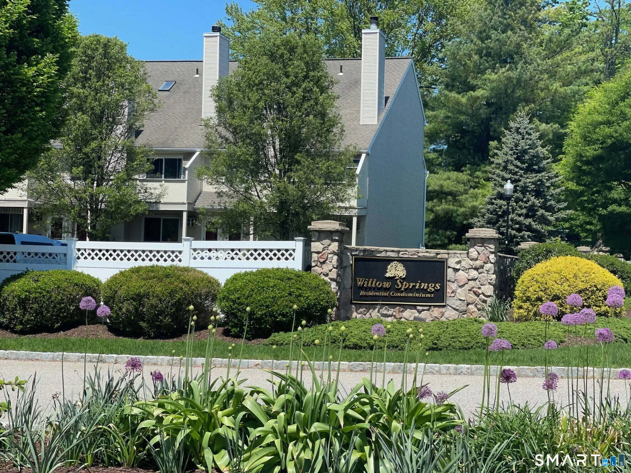 307 Willow Springs 307, New Milford