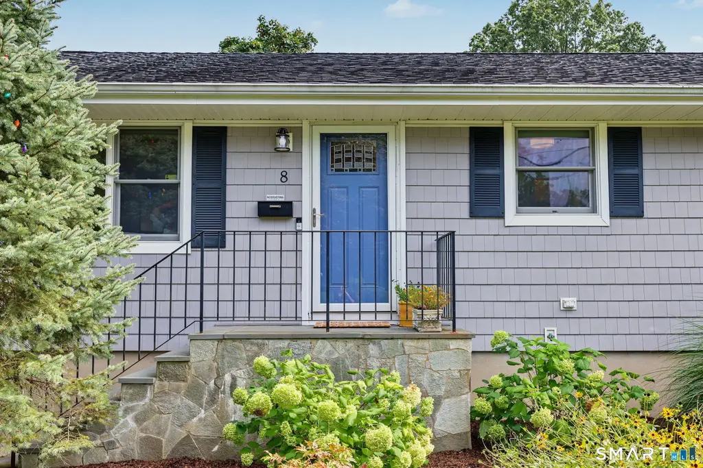 8 Byselle Road, Norwalk