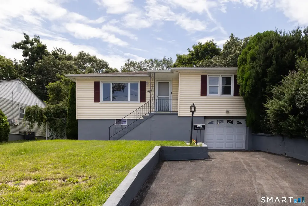 481 Bunker Hill Avenue, Waterbury
