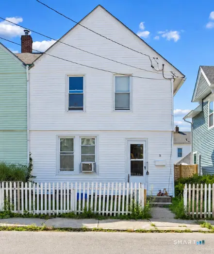 5 Bradley Street, Stonington