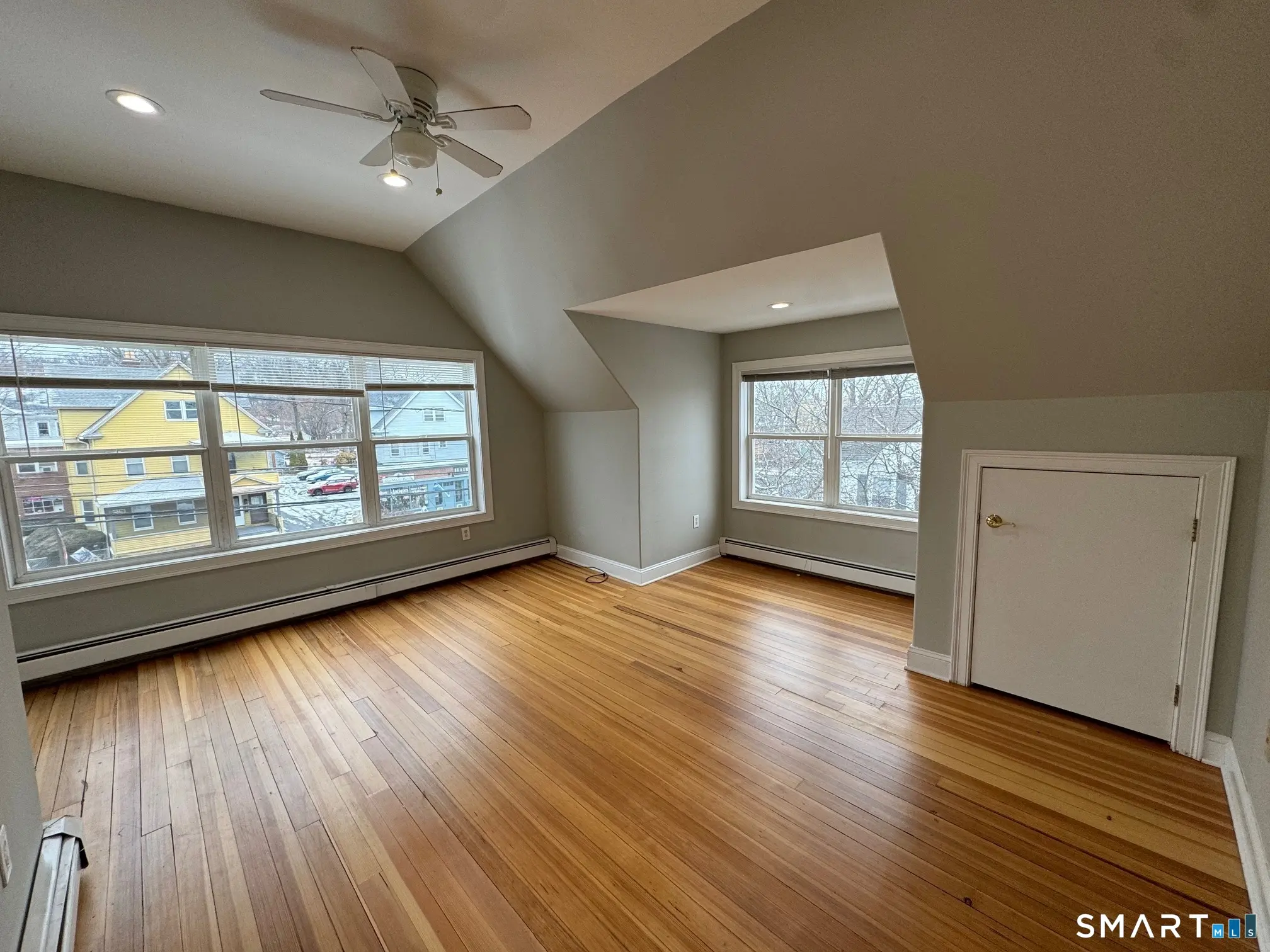 217 Park Road 3rd Fl, West Hartford
